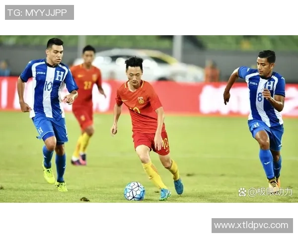 超帅足球球星精彩瞬间聚焦 展现赛场魅力与个人风采